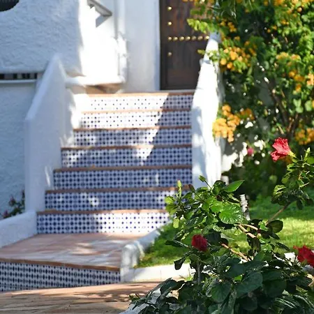 Yellow Jasper - Gemstone Getaway Vakantiehuis *