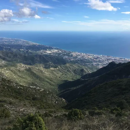 Yellow Jasper - Gemstone Getaway Feriehus Marbella