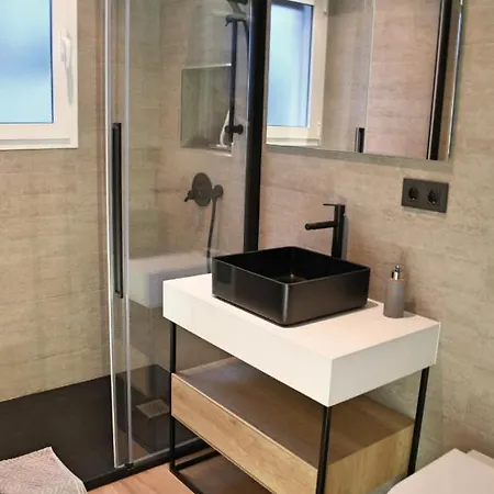 Yellow Jasper - Gemstone Getaway Feriehus Marbella