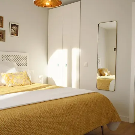 Yellow Jasper - Gemstone Getaway Feriehus