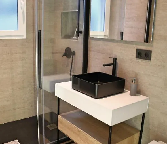 Yellow Jasper - Gemstone Getaway Tatil Evi Marbella