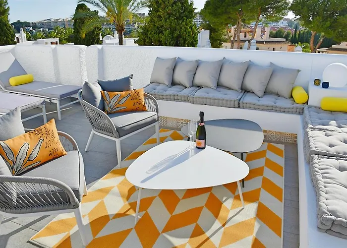 Yellow Jasper - Gemstone Getaway Tatil Evi Marbella