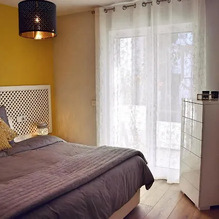 Yellow Jasper - Gemstone Getaway Feriehus *