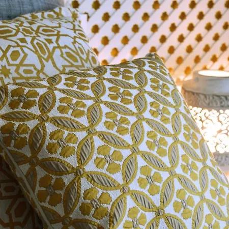 Yellow Jasper - Gemstone Getaway Feriehus Marbella